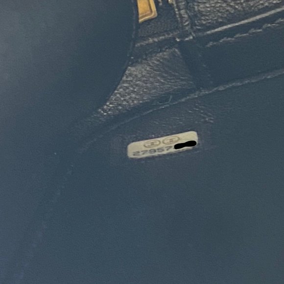 Chanel Black Tweed Vanity Case with Gold Hardware - Picture 8 of 10